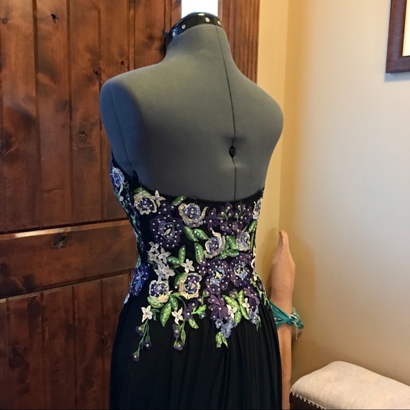 JVN Jovani Black Floral Embroidered Gown! #50057 - Picture 5 of 6